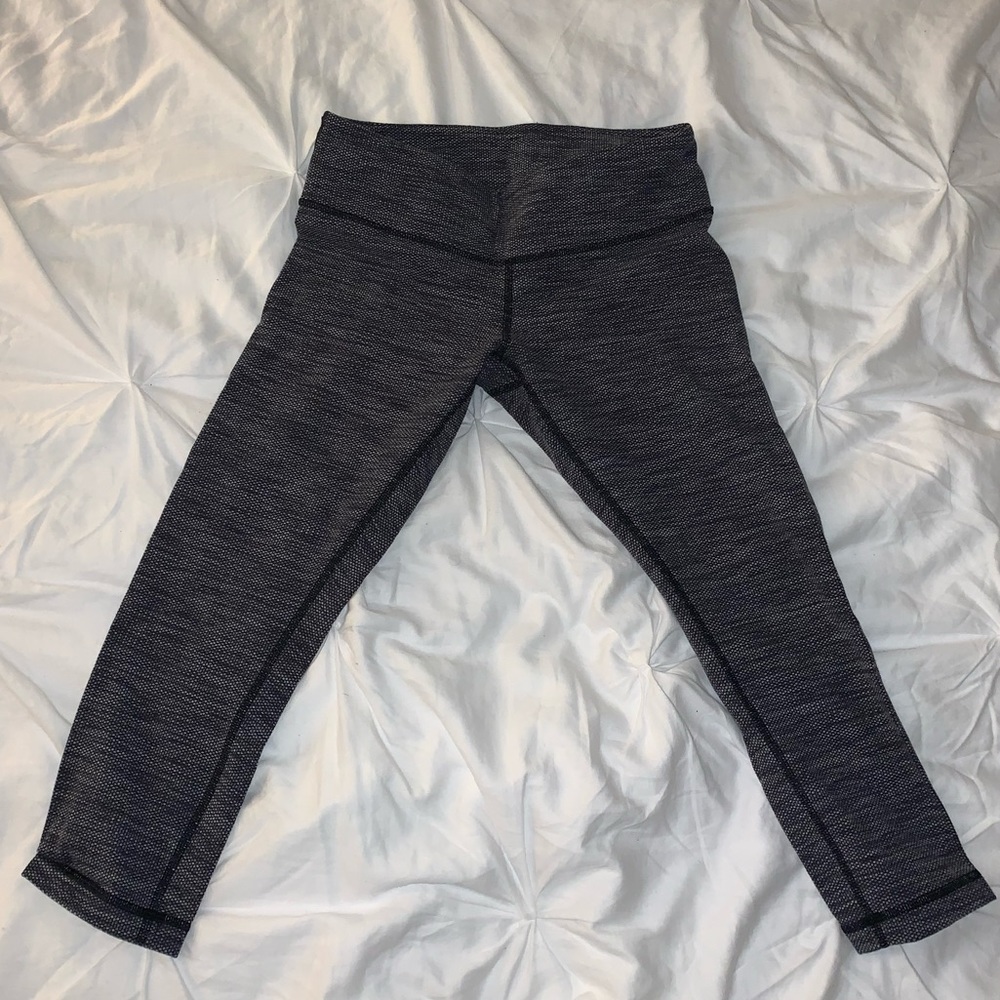 Lululemon Wunder Under Crops Size 6